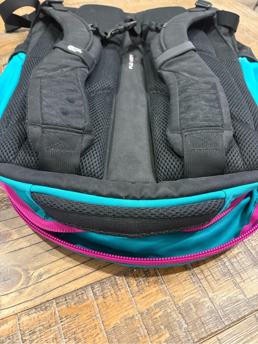 North face back pack - Picture 7 of 7